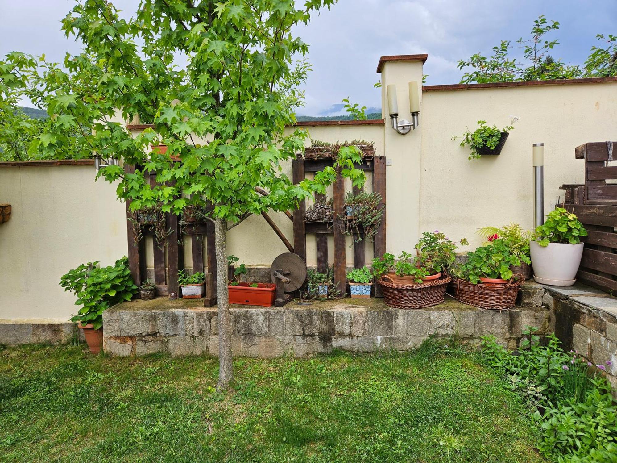 Family Hotel Komhotel Berkovitsa Exterior foto